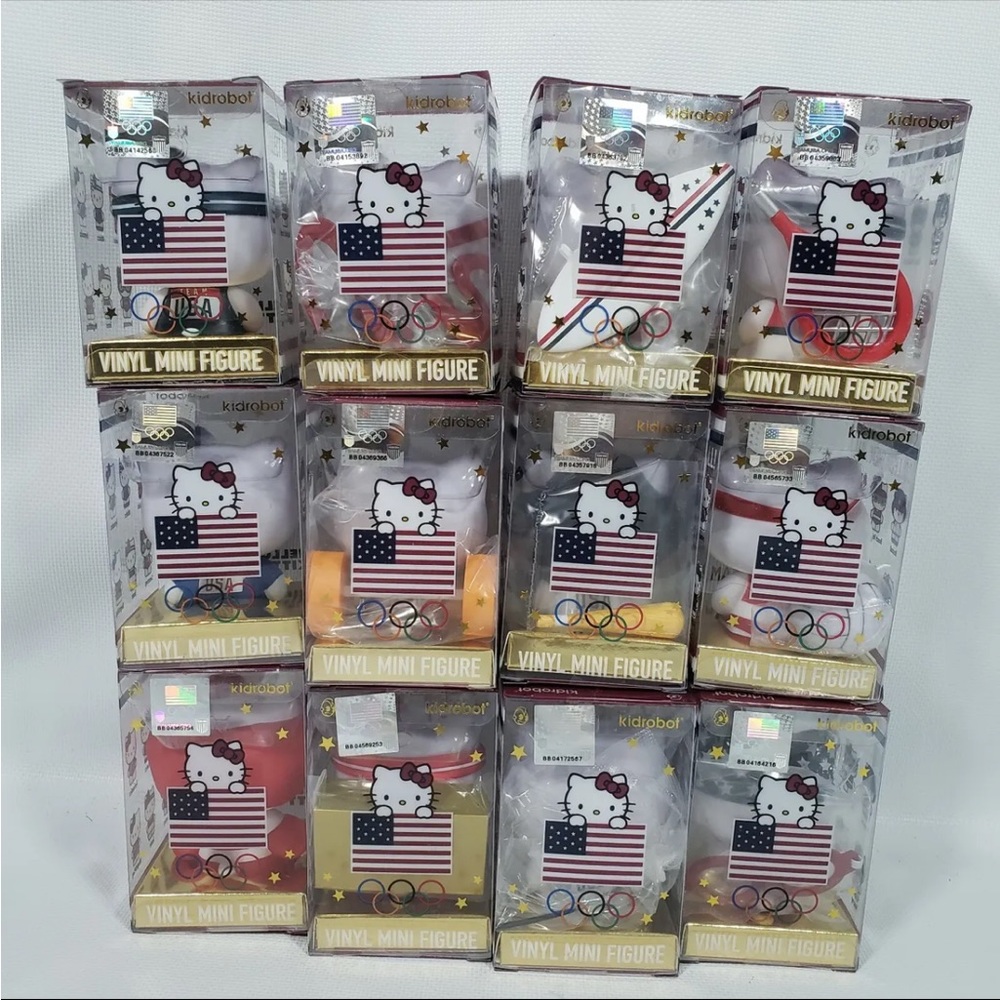 LOT OF 12 HELLO KITTY KIDROBOT TEAM USA 2020 TOKYO OLYMPICS VINYL Figurine
